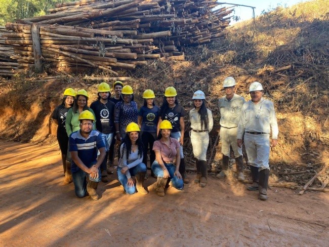 Turma EFL181 – Visita técnica da disciplina de Colheita Florestal na Cenibra.
